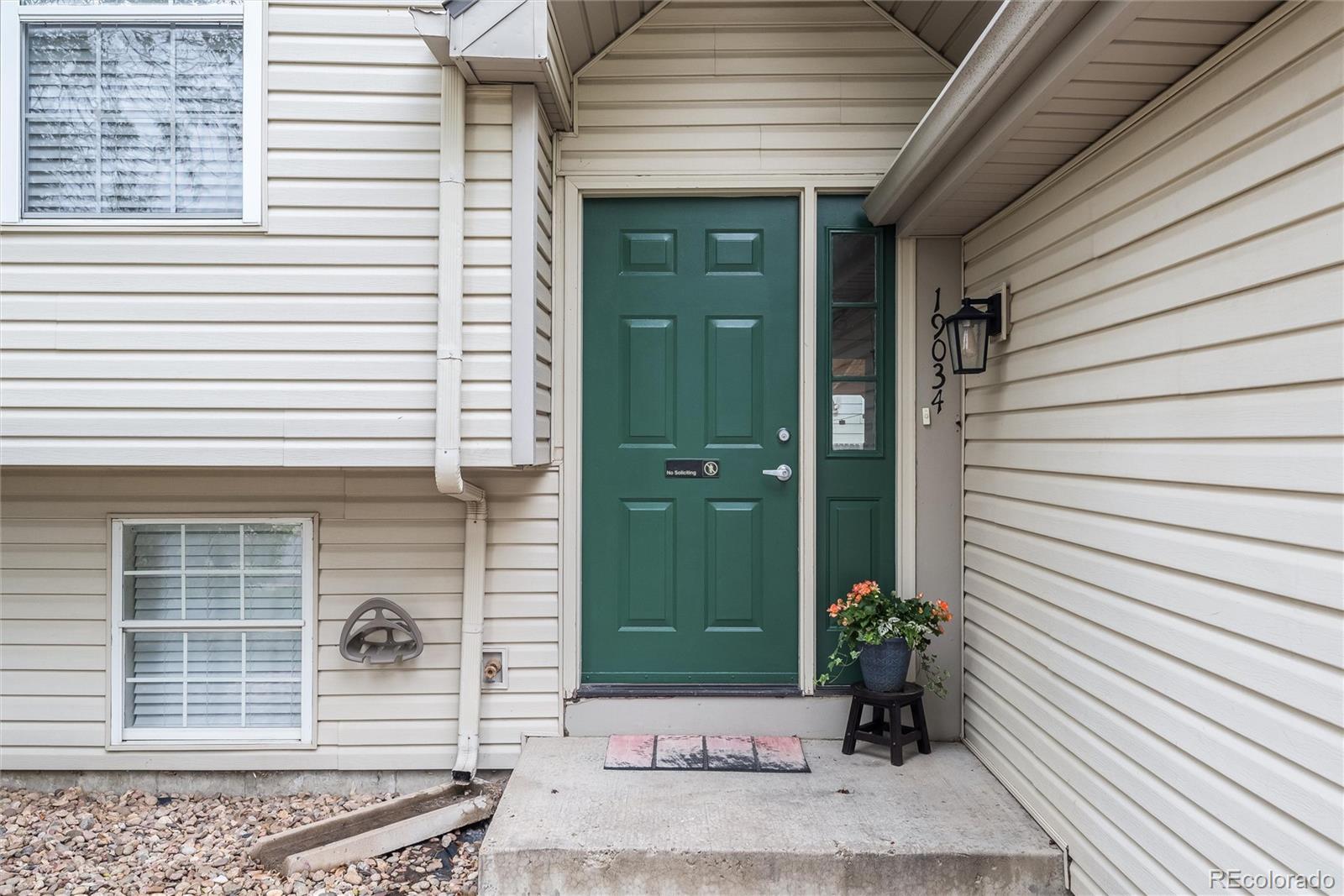 MLS Image #4 for 19034 e carmel circle,aurora, Colorado
