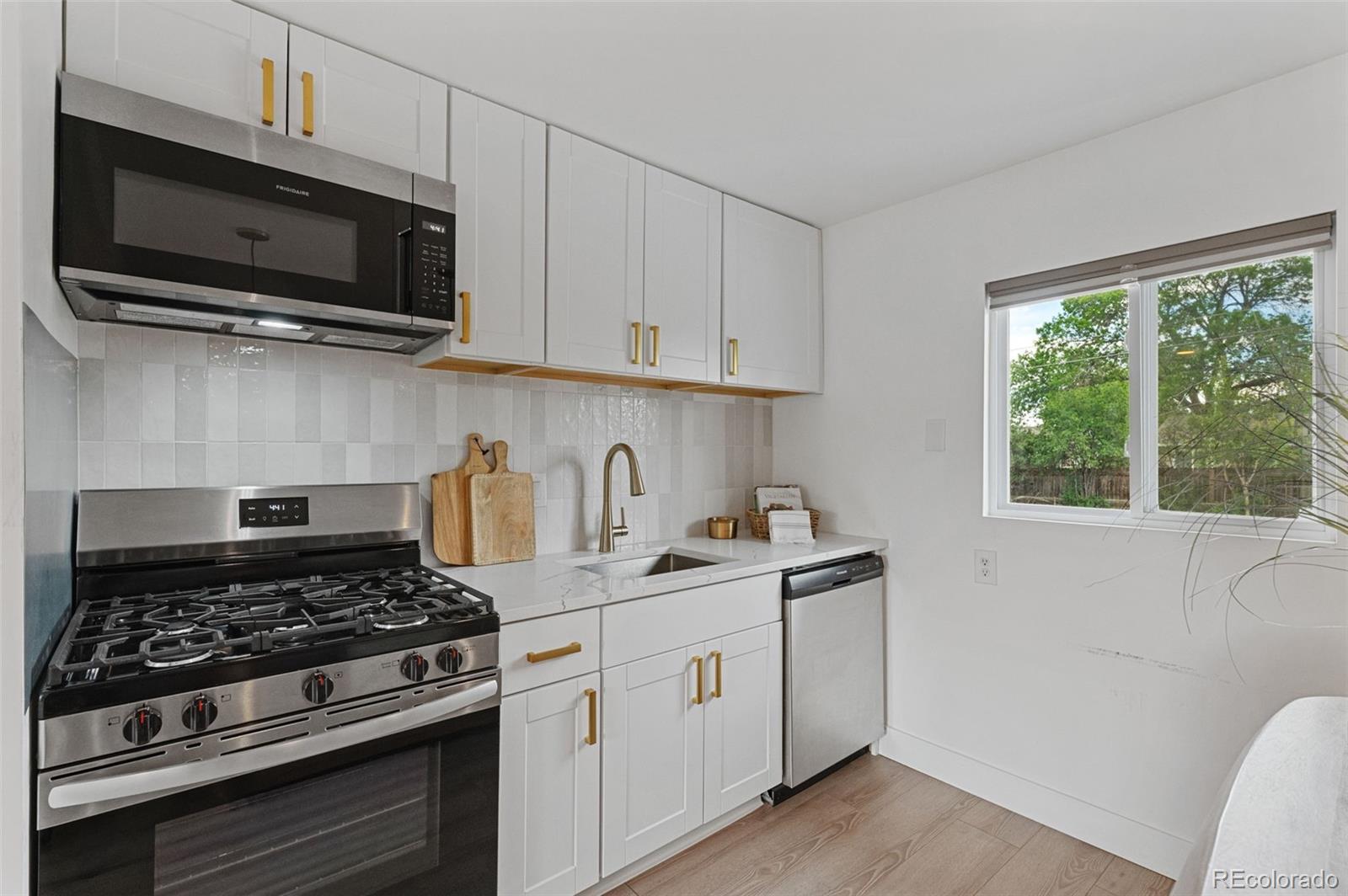 MLS Image #6 for 3980 s hazel court,englewood, Colorado