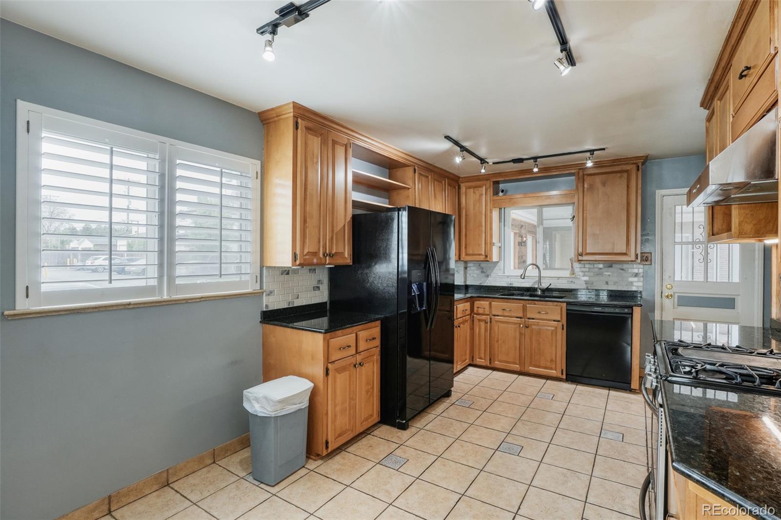 MLS Image #6 for 181 s holly street,denver, Colorado