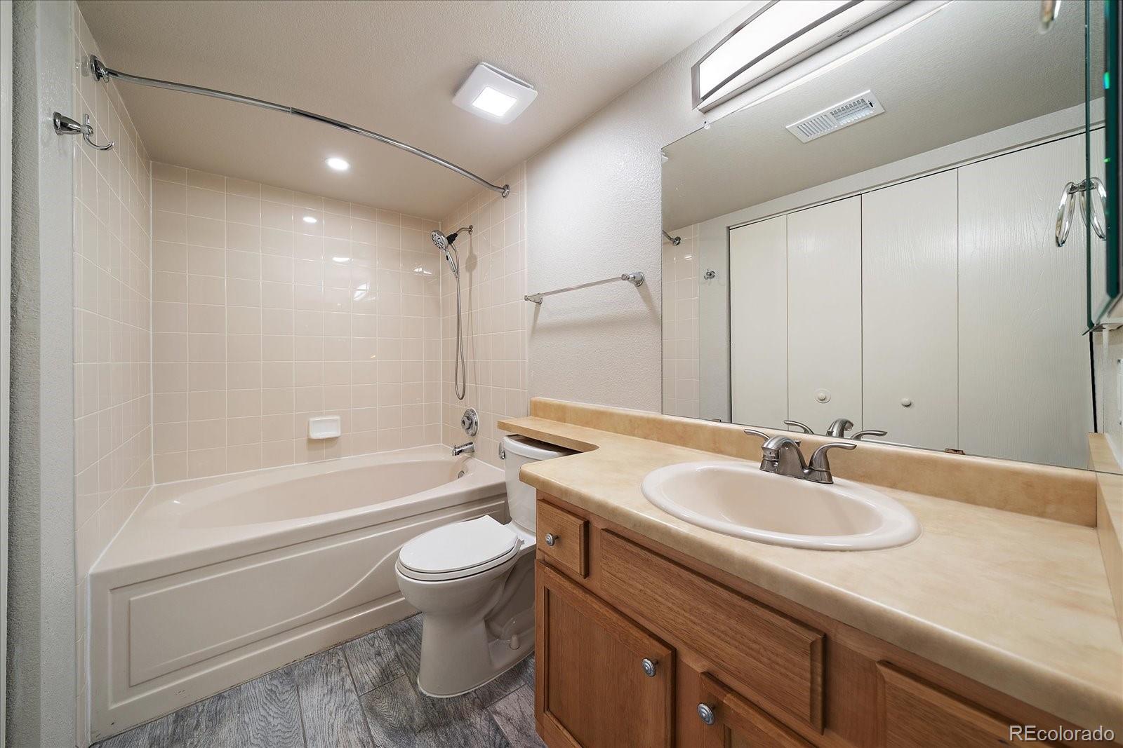MLS Image #13 for 10293 e peakview avenue,englewood, Colorado