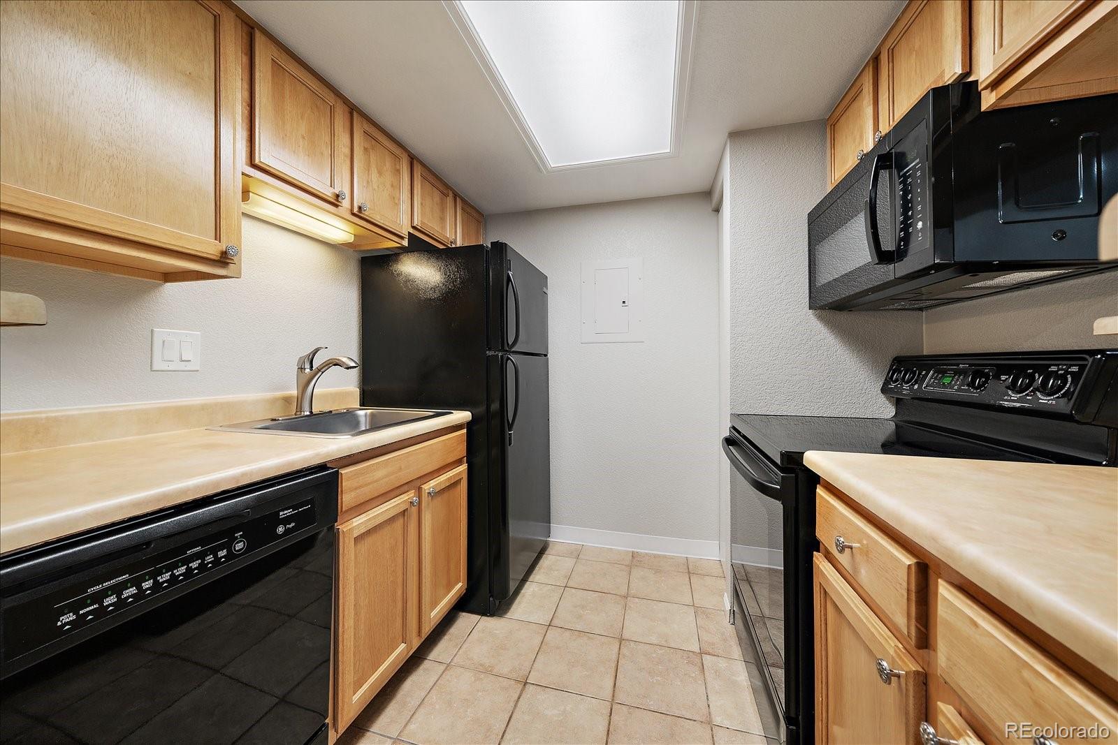MLS Image #9 for 10293 e peakview avenue,englewood, Colorado
