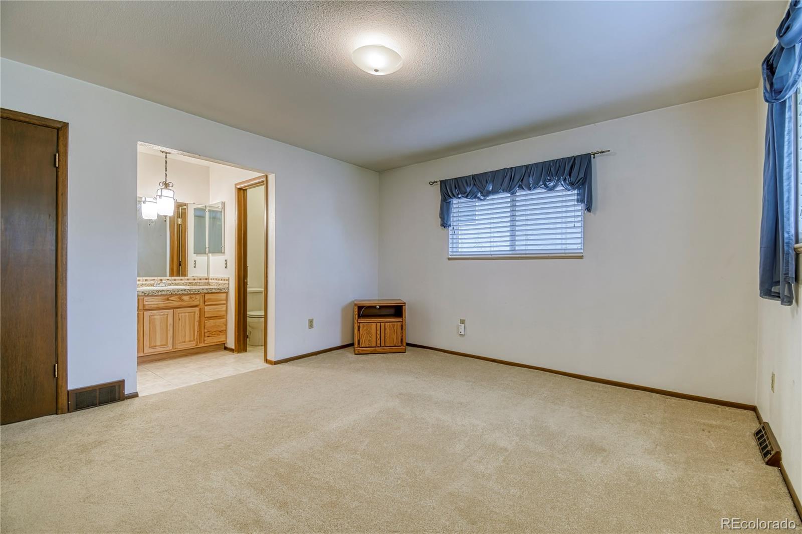 MLS Image #11 for 241 s leyden street,denver, Colorado