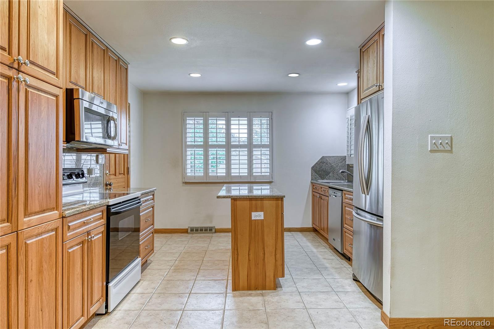 MLS Image #3 for 241 s leyden street,denver, Colorado