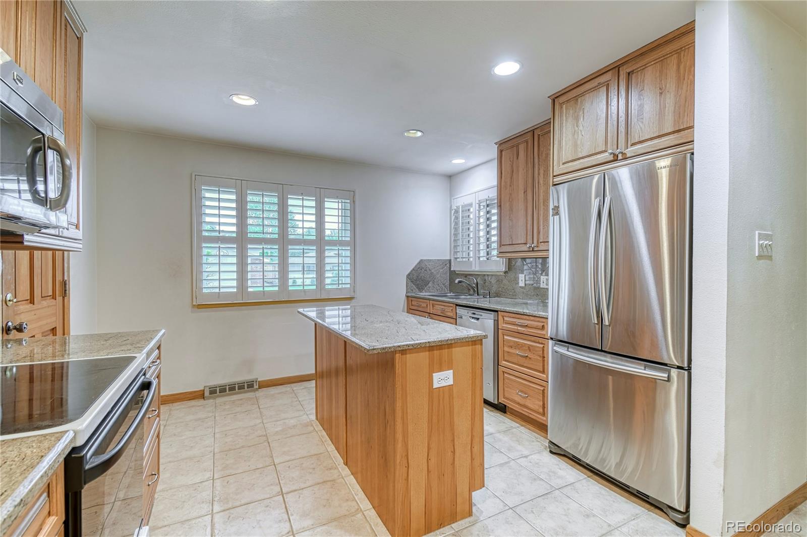 MLS Image #4 for 241 s leyden street,denver, Colorado