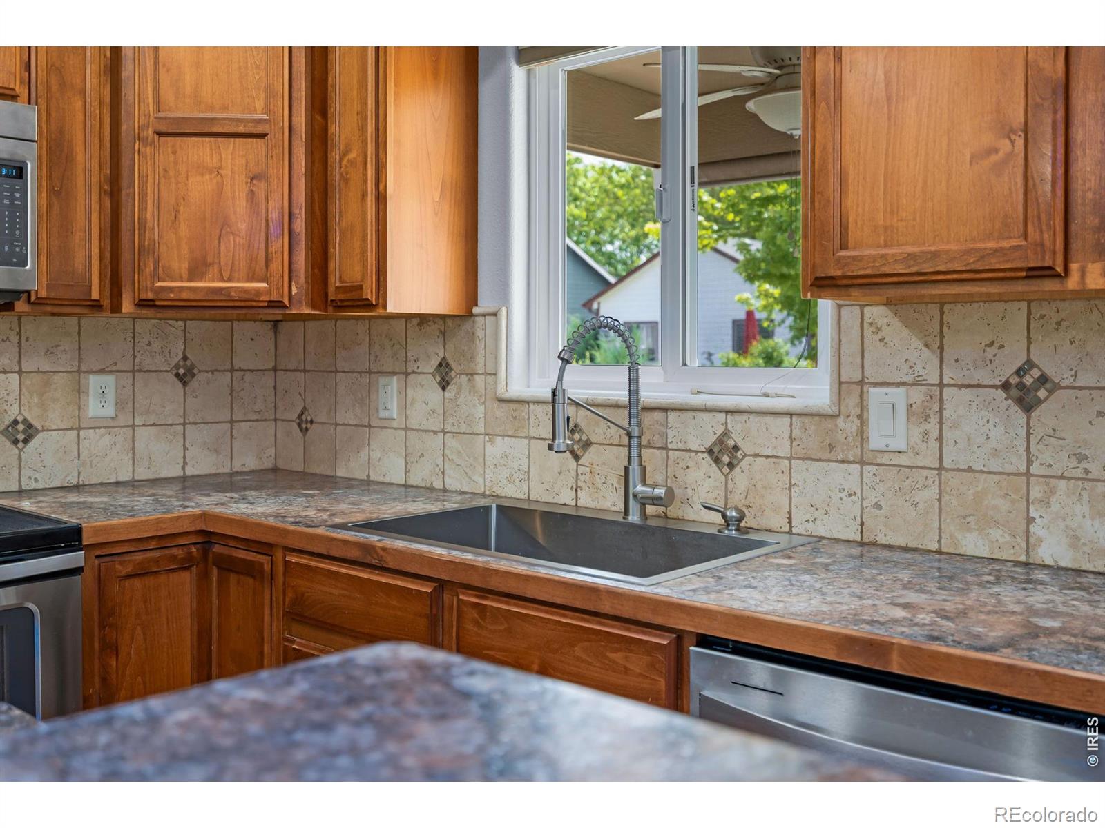 MLS Image #10 for 565  pyramid peak street,berthoud, Colorado