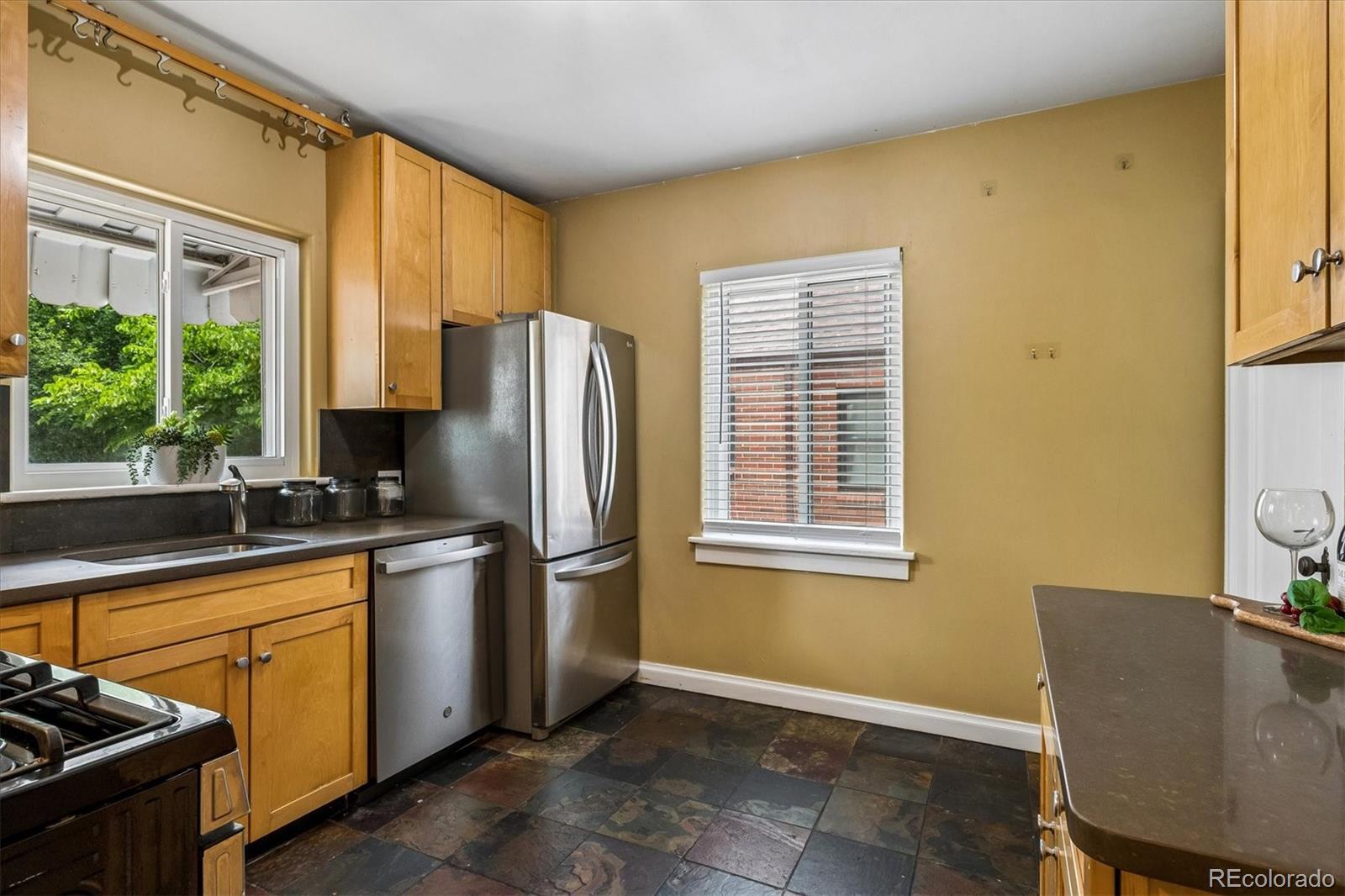 MLS Image #10 for 1718  newport street,denver, Colorado