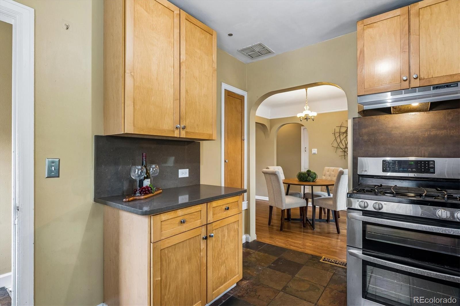 MLS Image #11 for 1718  newport street,denver, Colorado