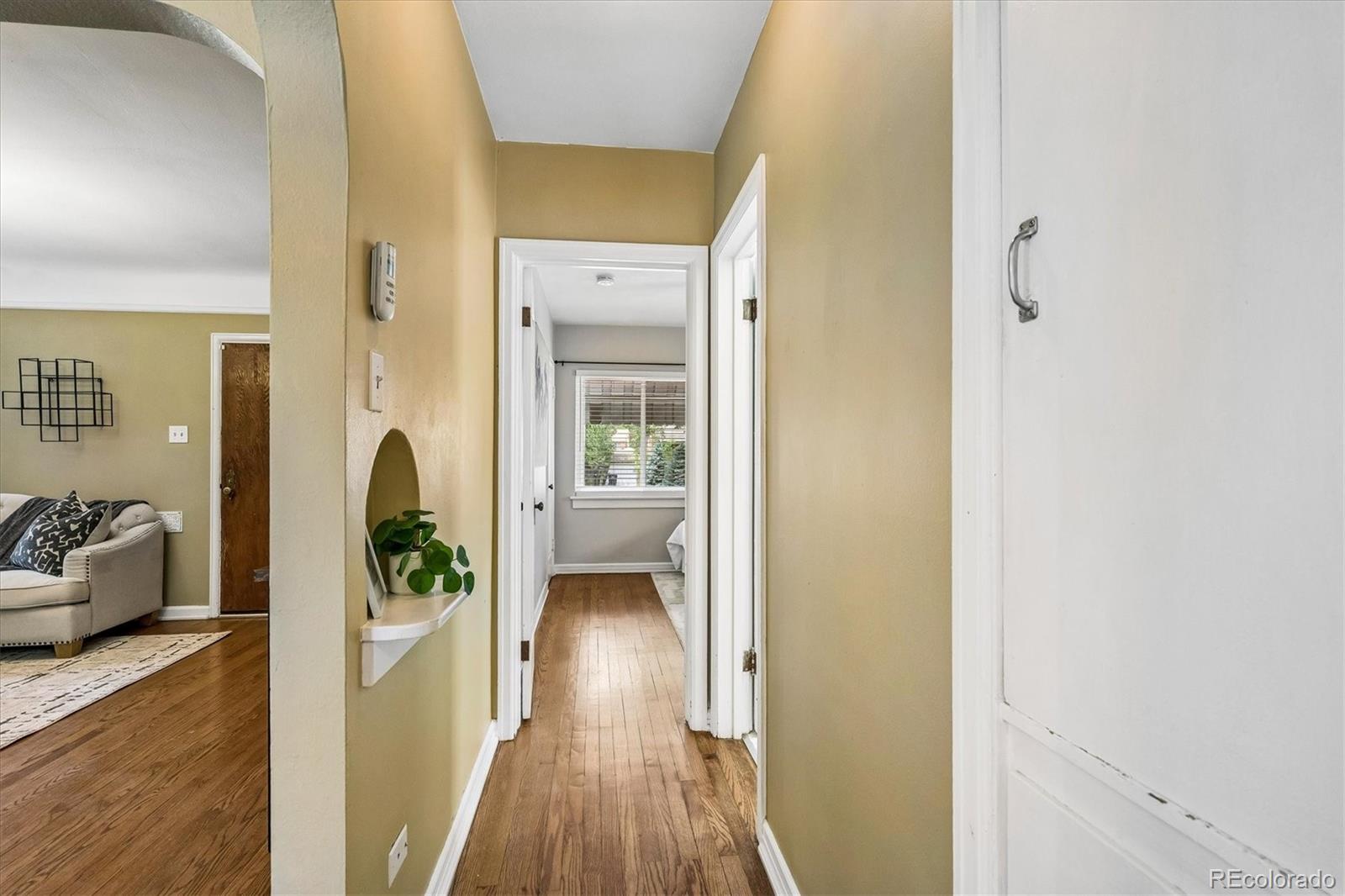MLS Image #14 for 1718  newport street,denver, Colorado