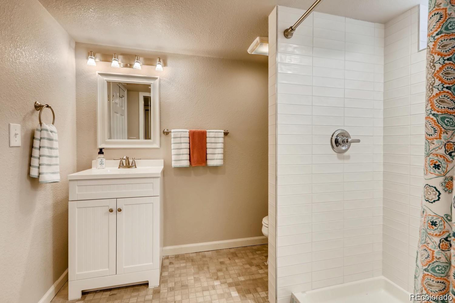 MLS Image #16 for 1718  newport street,denver, Colorado