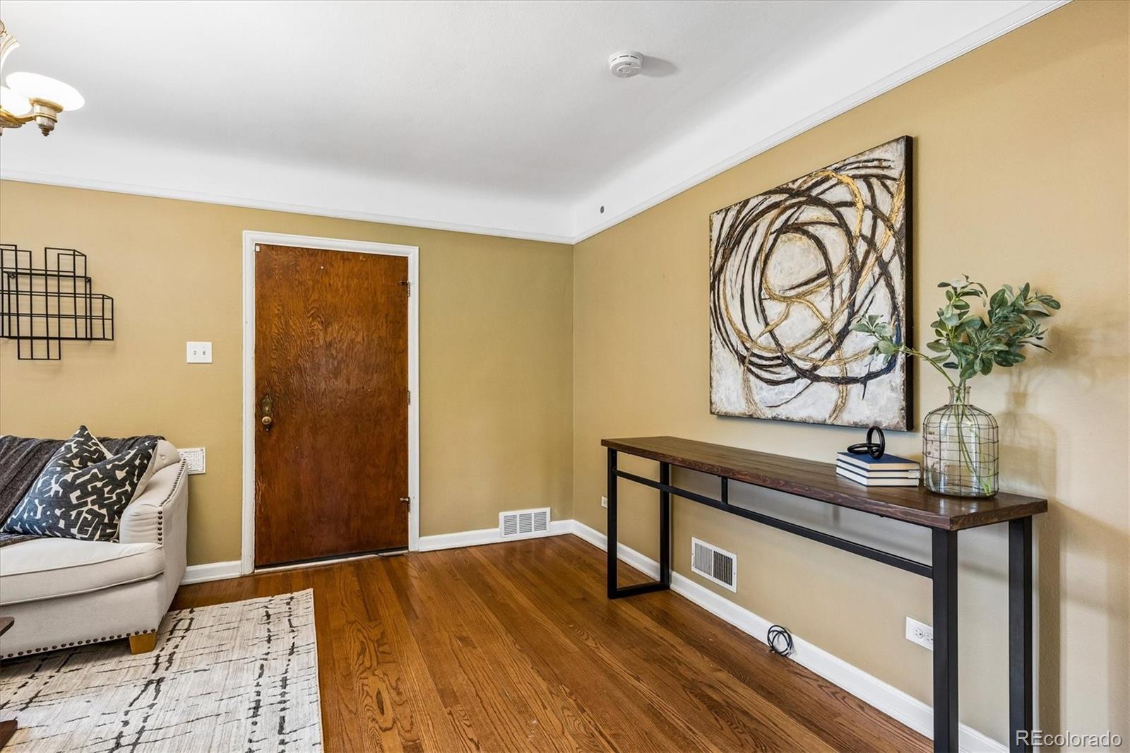 MLS Image #4 for 1718  newport street,denver, Colorado