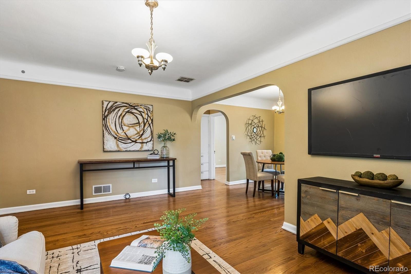 MLS Image #5 for 1718  newport street,denver, Colorado