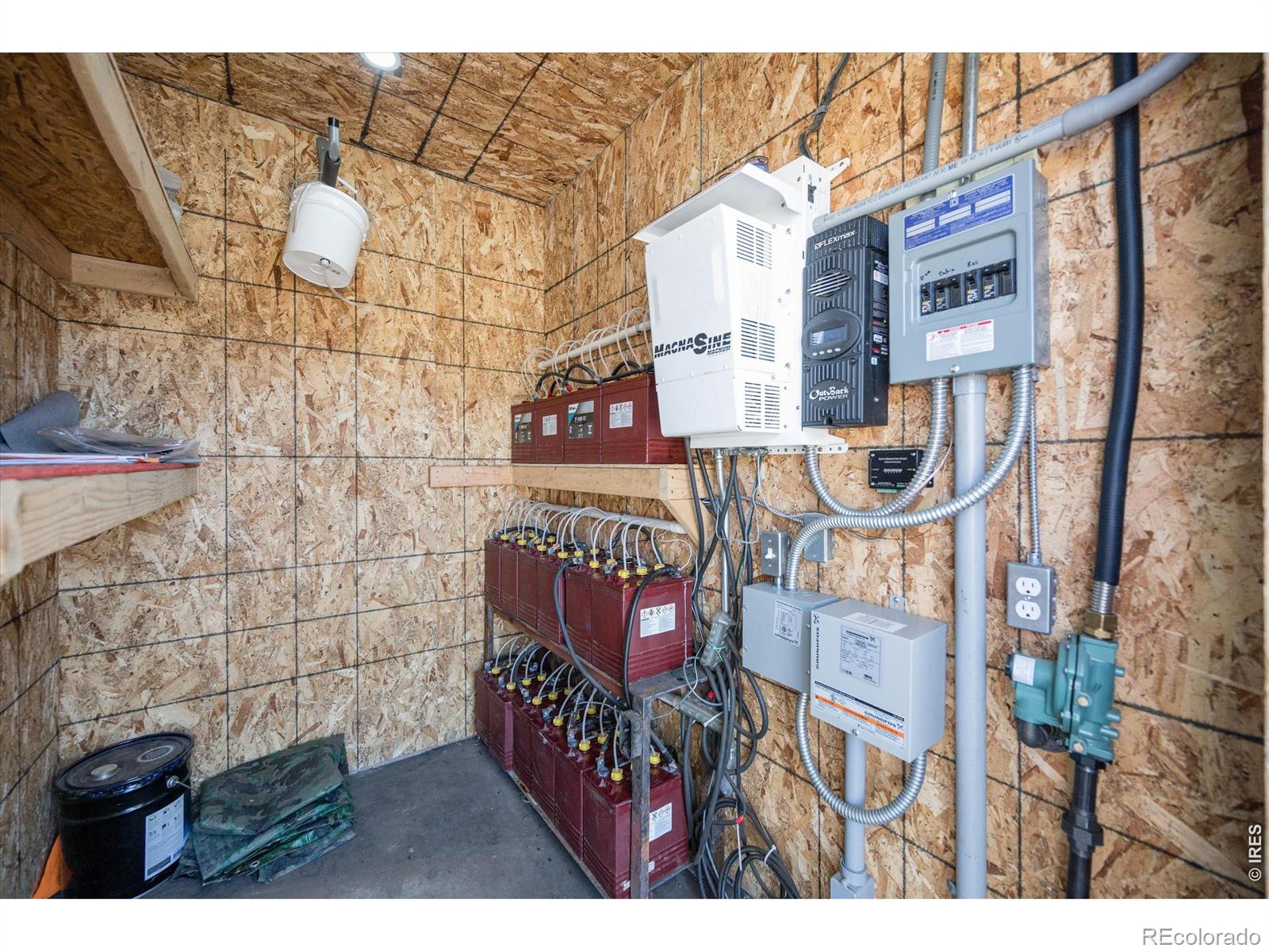 MLS Image #21 for 777  powder horn trail,bellvue, Colorado