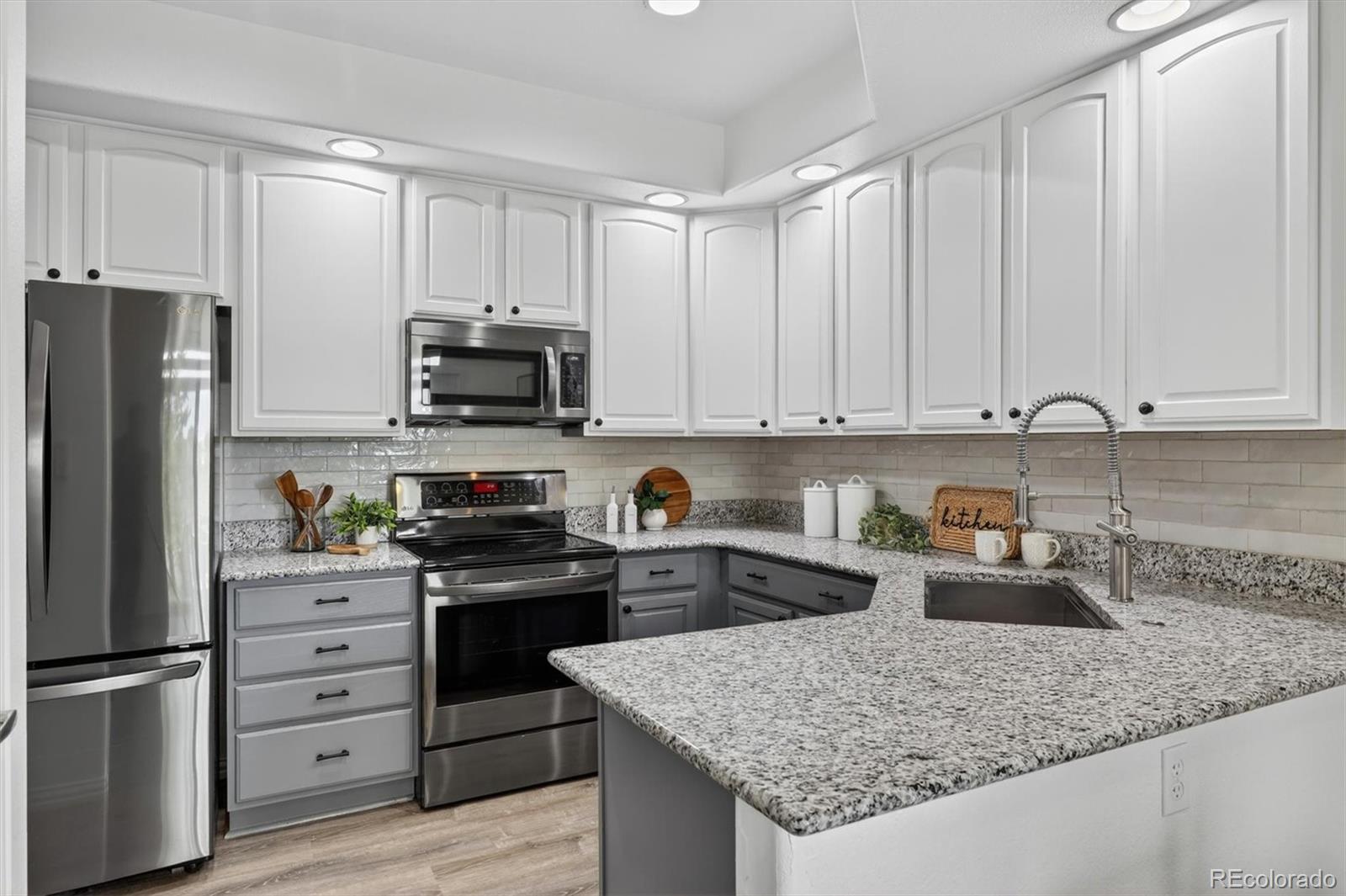MLS Image #8 for 12713 w bowles place,littleton, Colorado