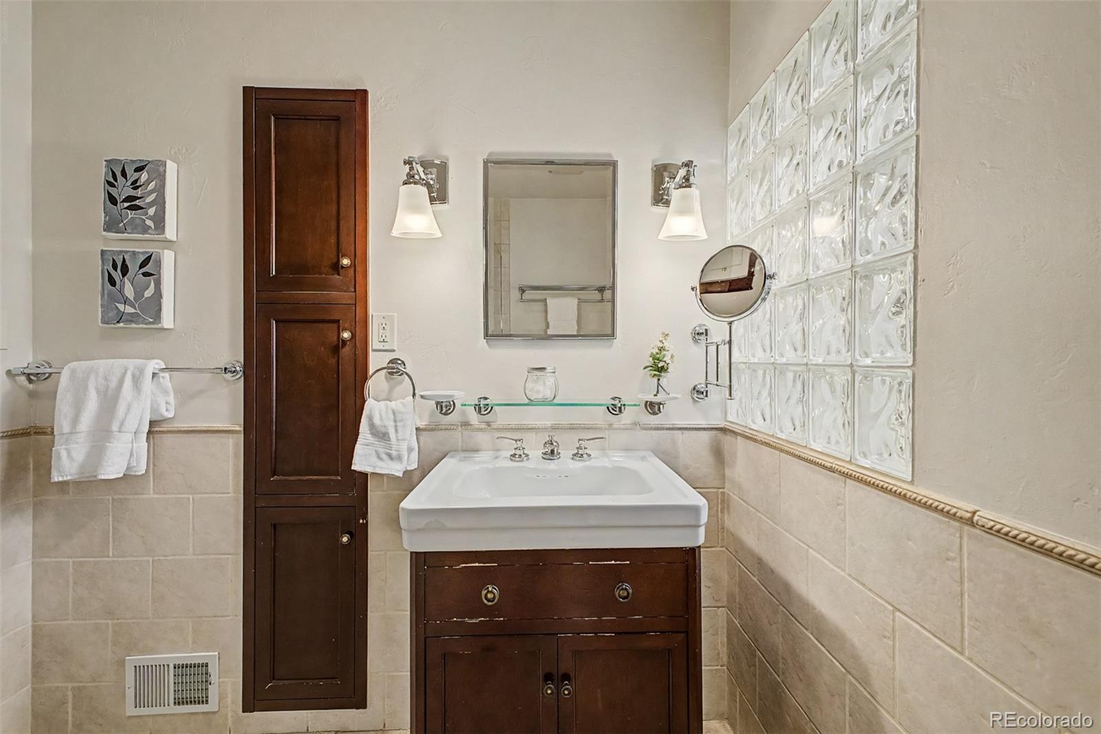 MLS Image #26 for 850  adams street,denver, Colorado