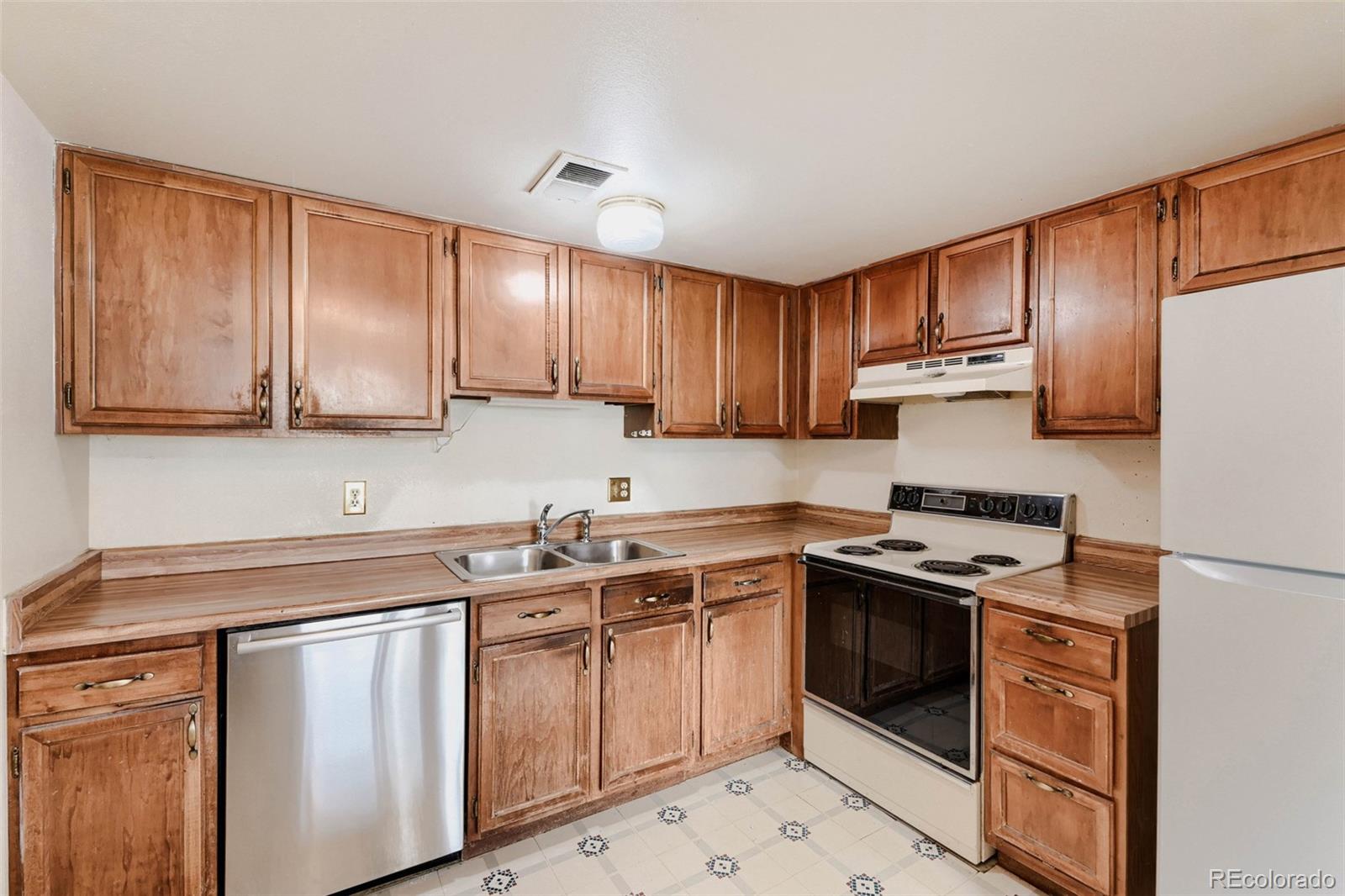 MLS Image #5 for 12656  forest drive,thornton, Colorado