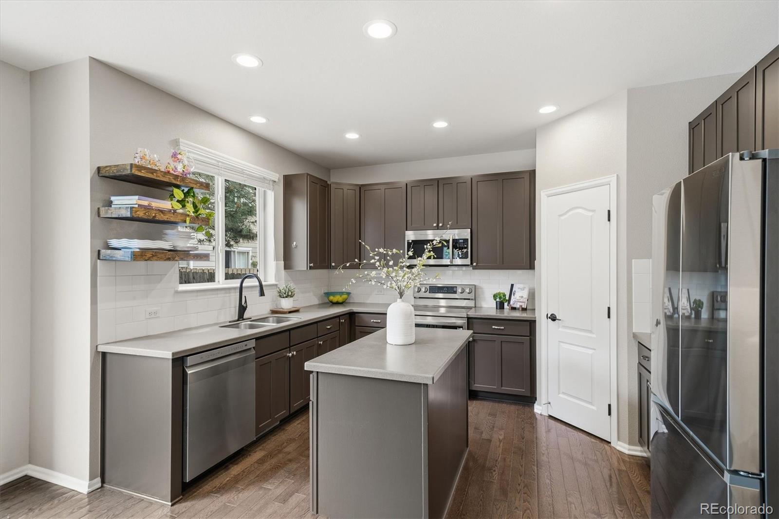 MLS Image #16 for 6952 w chatfield drive,littleton, Colorado