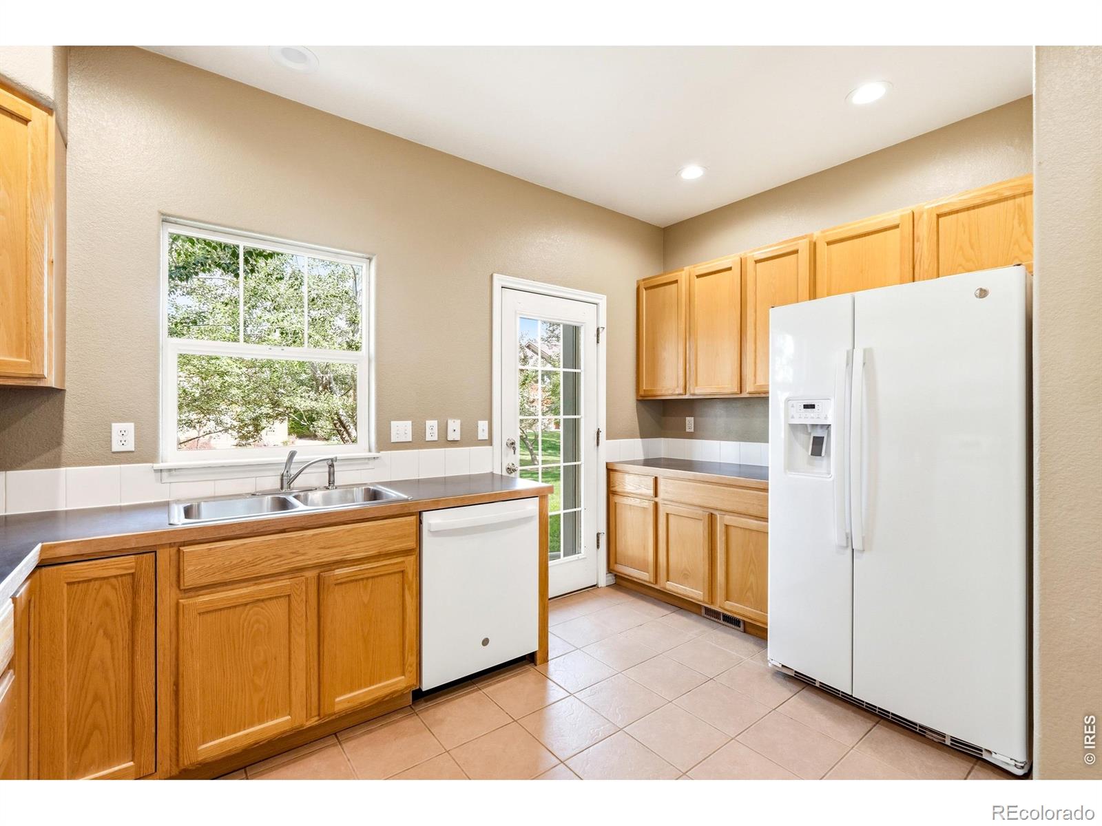 MLS Image #7 for 828  kane drive,longmont, Colorado