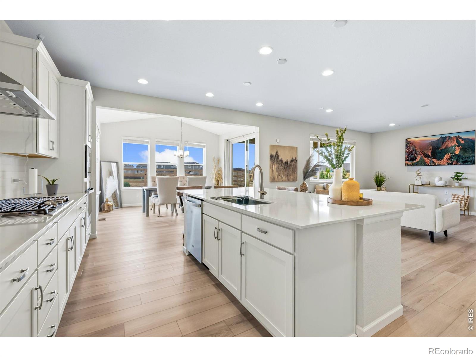 MLS Image #4 for 955  rustling street,windsor, Colorado