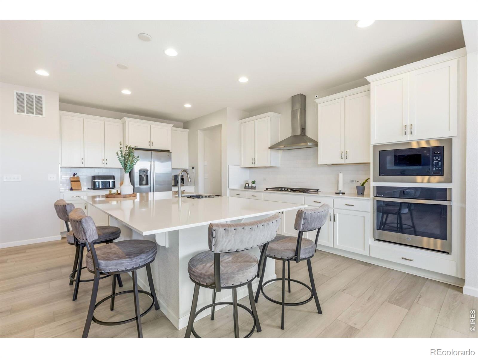 MLS Image #6 for 955  rustling street,windsor, Colorado