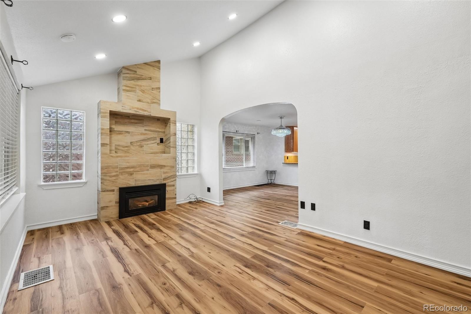 MLS Image #4 for 1327  monroe street,denver, Colorado