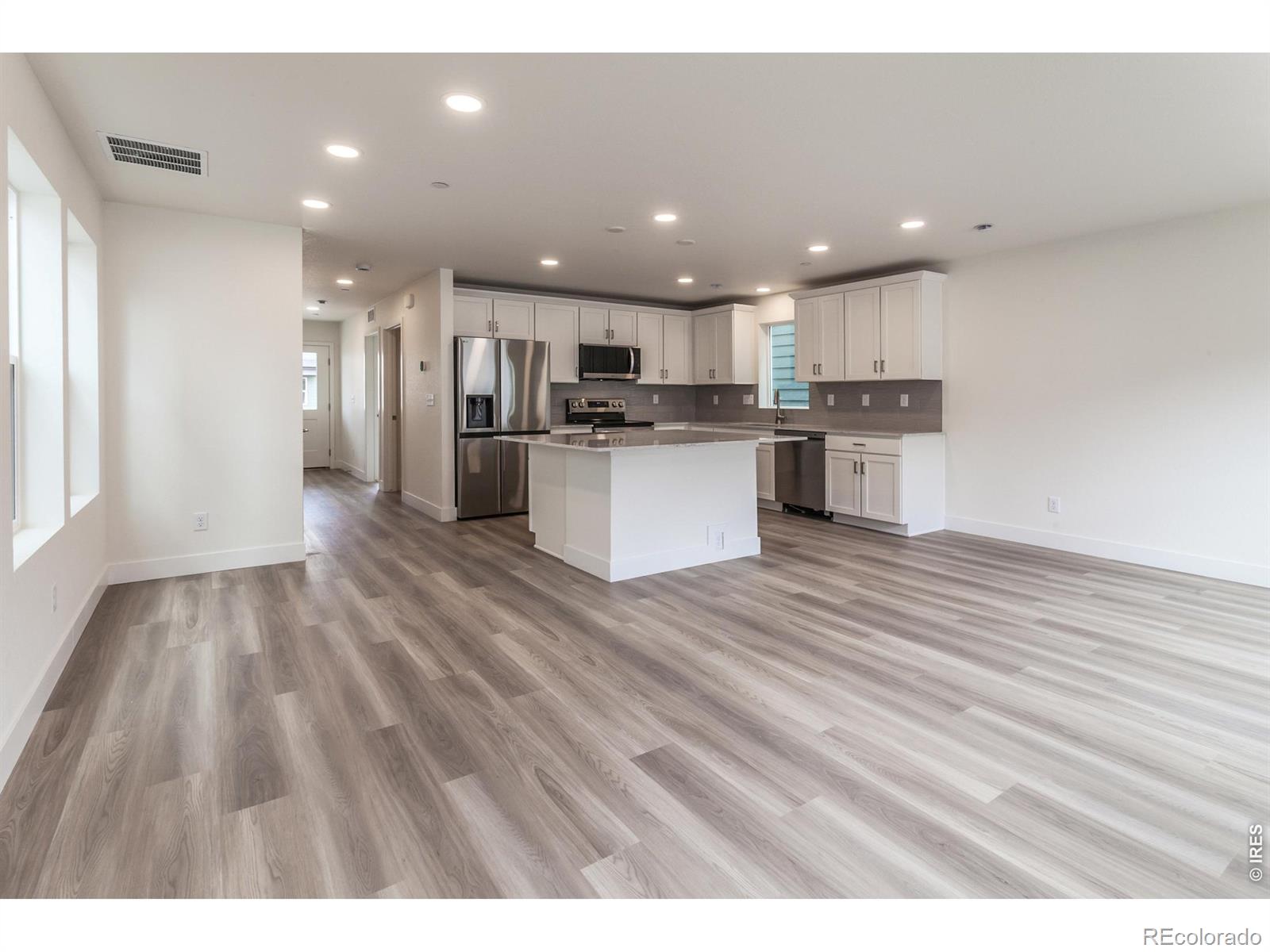 MLS Image #10 for 947  trumpet lane,windsor, Colorado