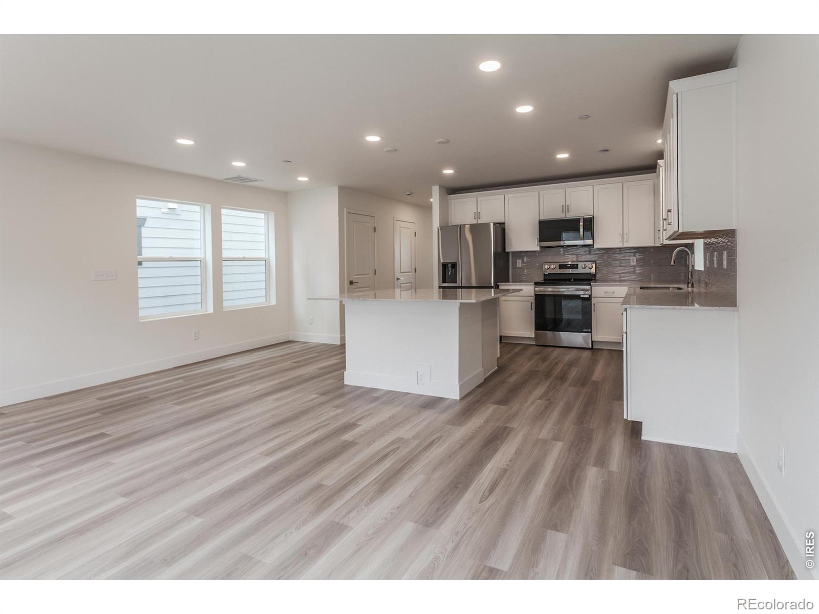 MLS Image #11 for 947  trumpet lane,windsor, Colorado