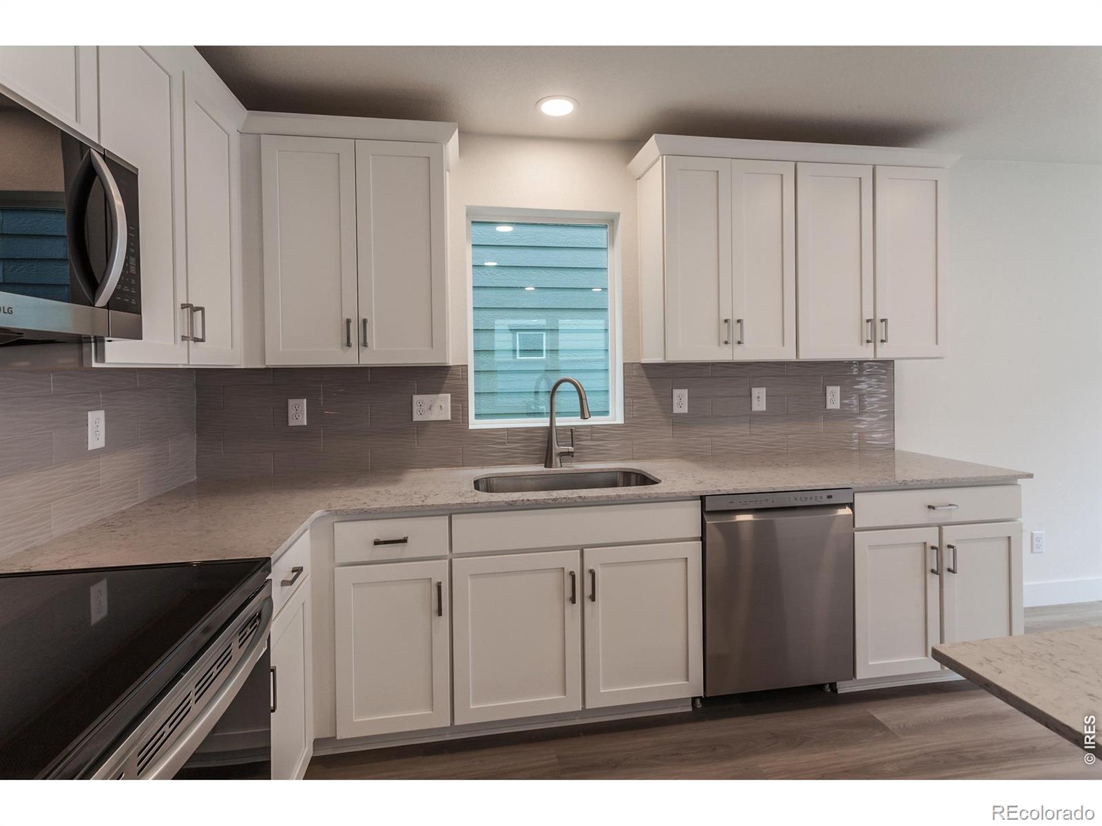 MLS Image #16 for 947  trumpet lane,windsor, Colorado