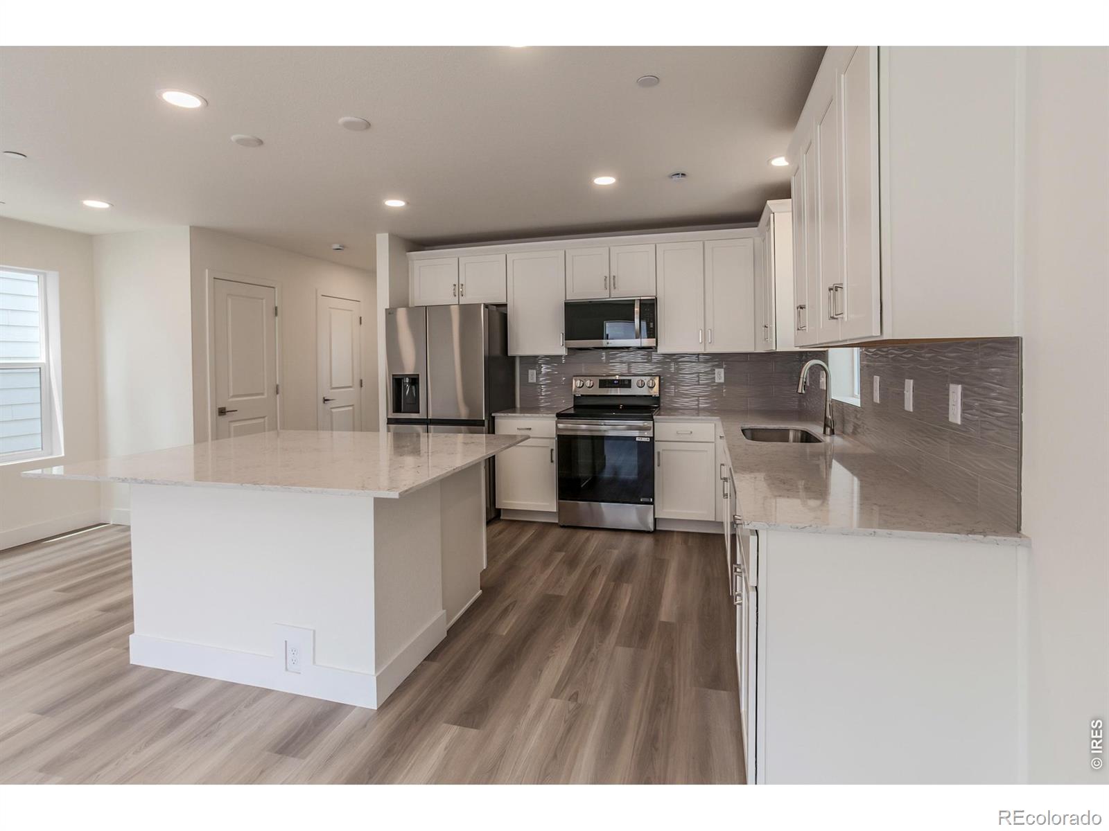 MLS Image #19 for 947  trumpet lane,windsor, Colorado