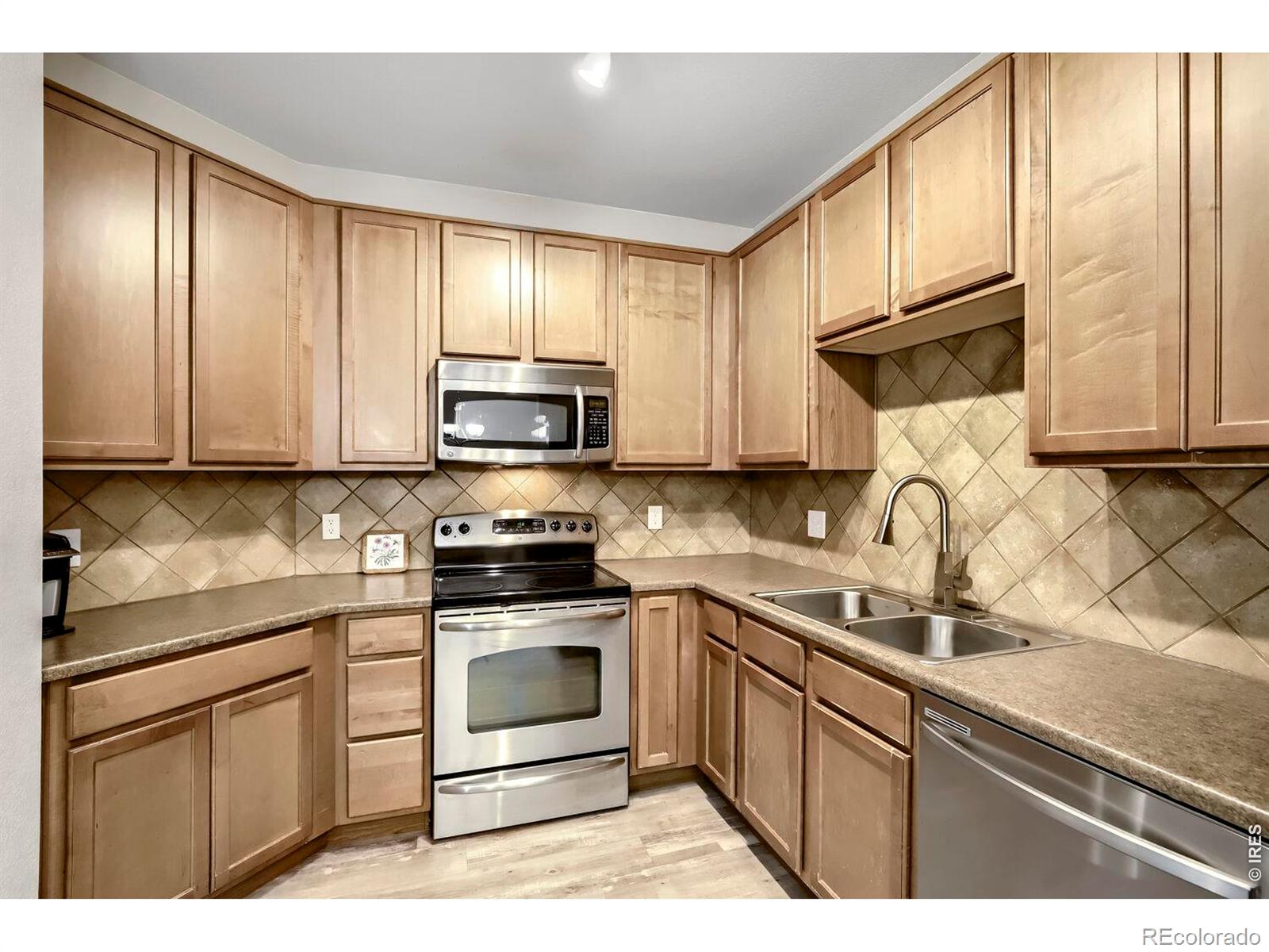 MLS Image #9 for 804  summer hawk drive,longmont, Colorado