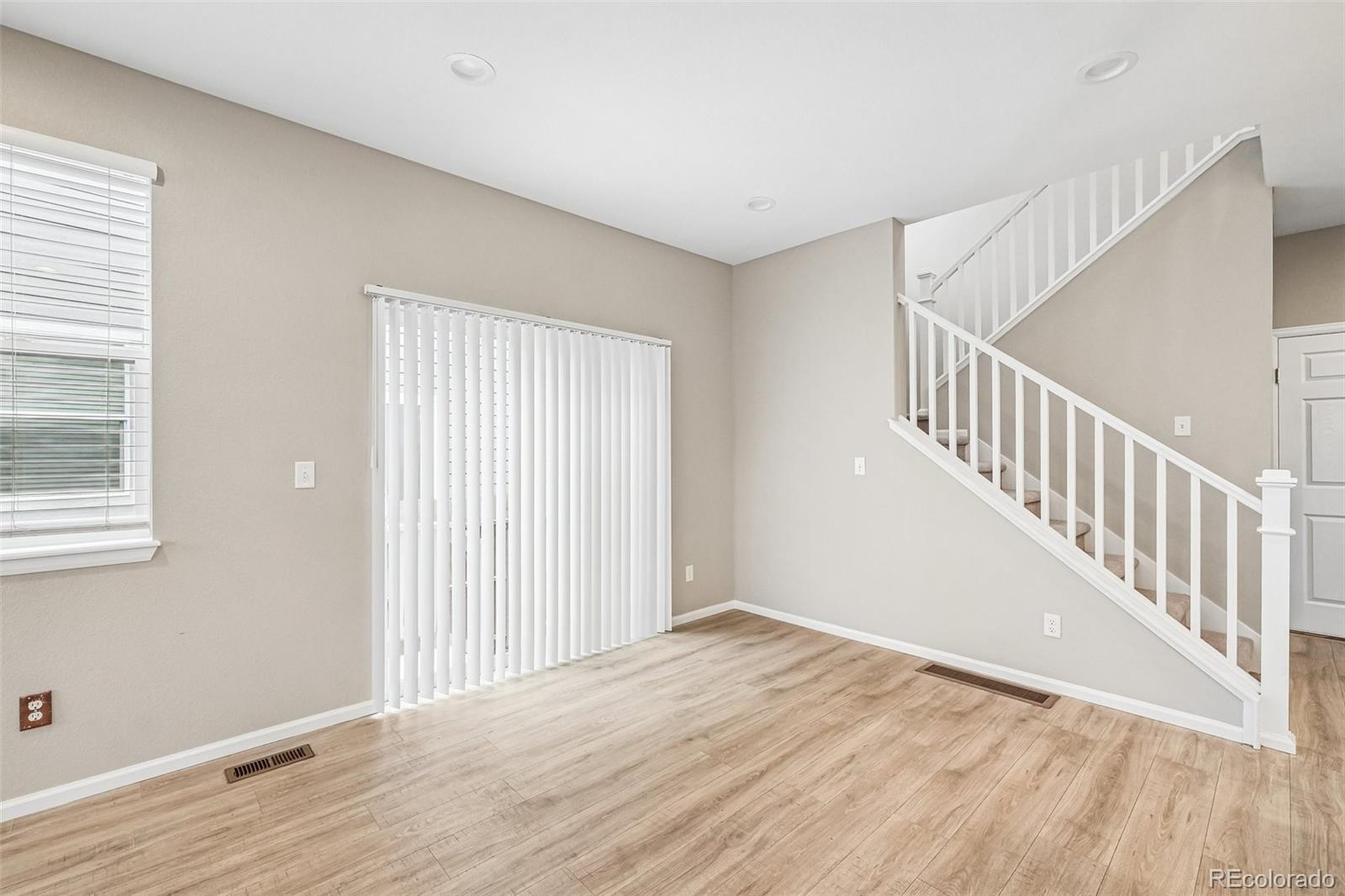 MLS Image #11 for 6568 n ceylon street,denver, Colorado