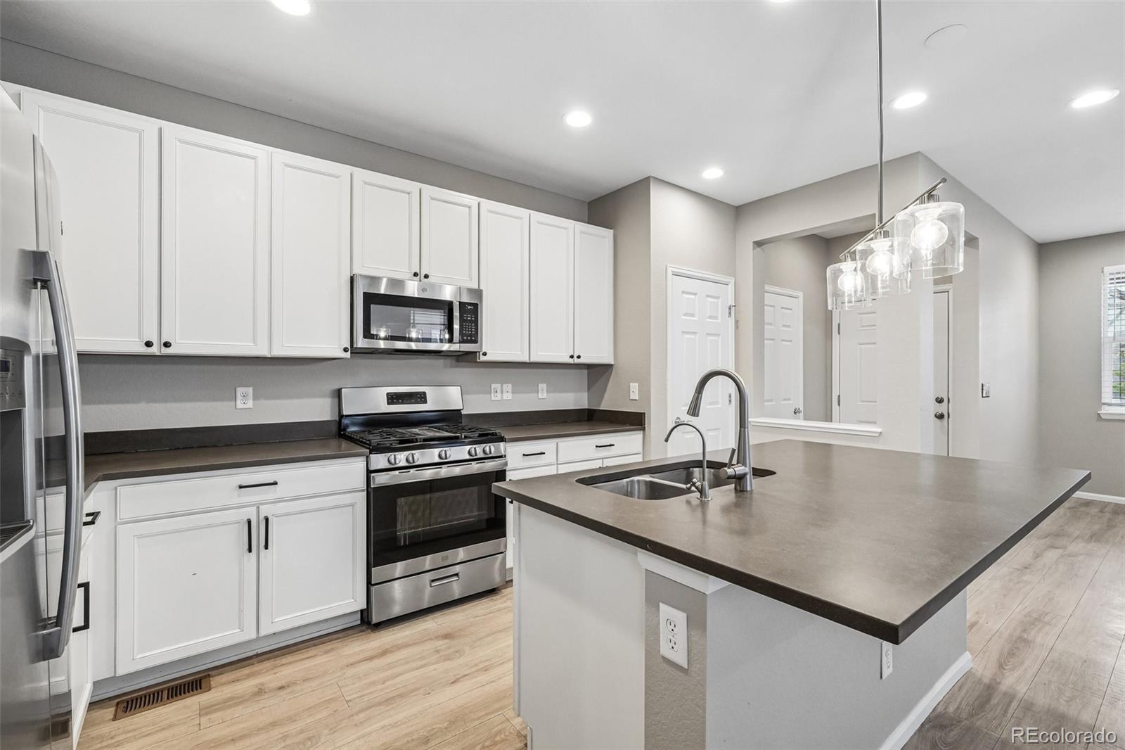 MLS Image #14 for 6568 n ceylon street,denver, Colorado