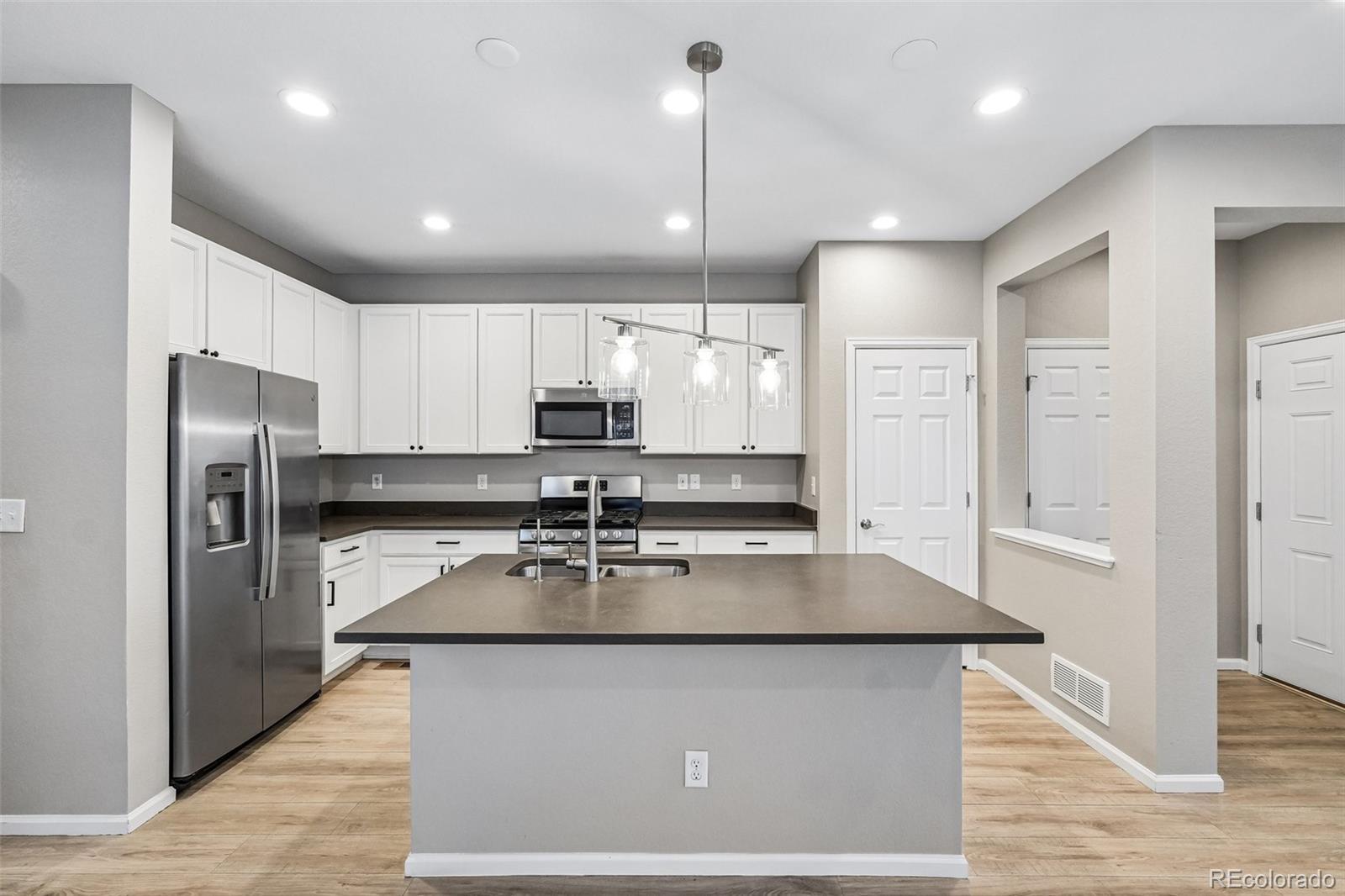 MLS Image #16 for 6568 n ceylon street,denver, Colorado
