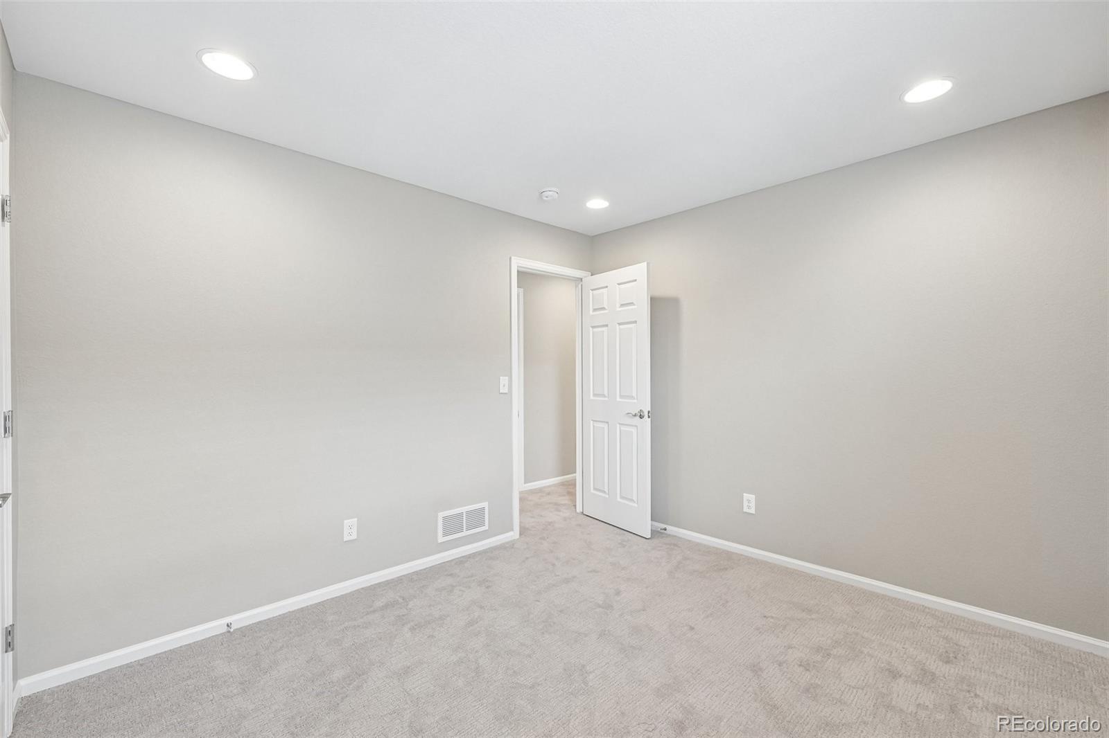 MLS Image #21 for 6568 n ceylon street,denver, Colorado