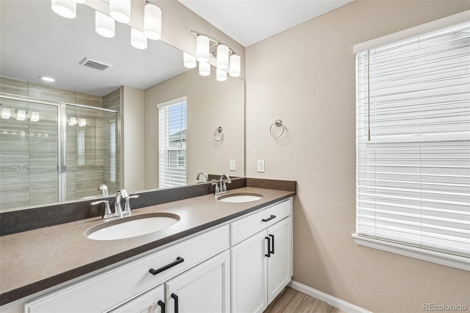 MLS Image #23 for 6568 n ceylon street,denver, Colorado