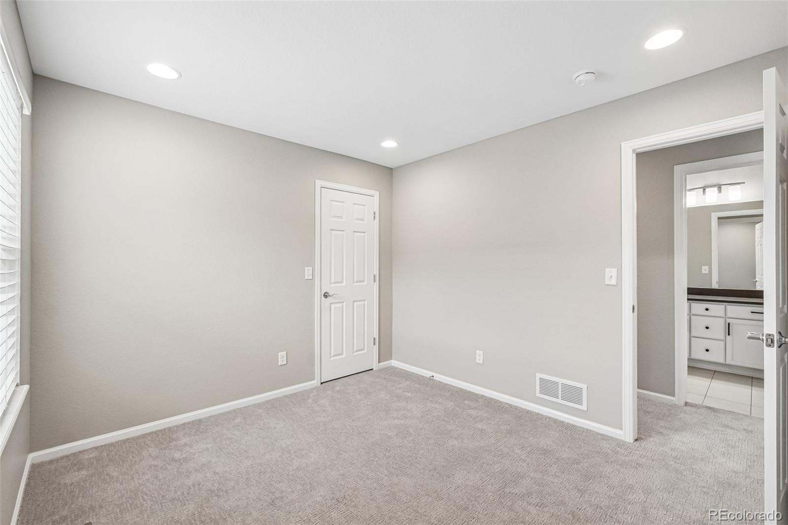 MLS Image #33 for 6568 n ceylon street,denver, Colorado