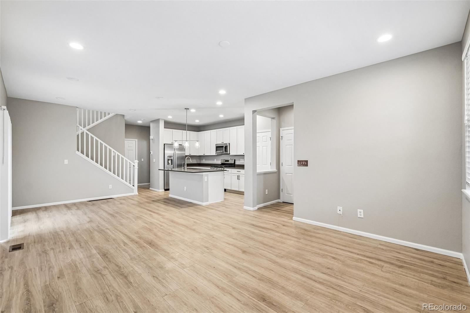 MLS Image #5 for 6568 n ceylon street,denver, Colorado