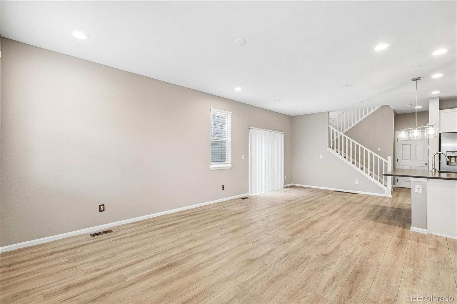 MLS Image #9 for 6568 n ceylon street,denver, Colorado
