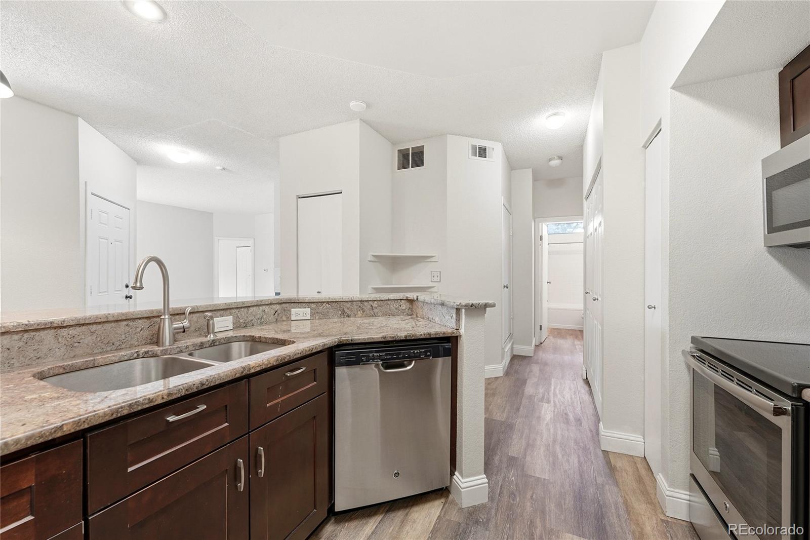 MLS Image #12 for 6001 s yosemite street,greenwood village, Colorado