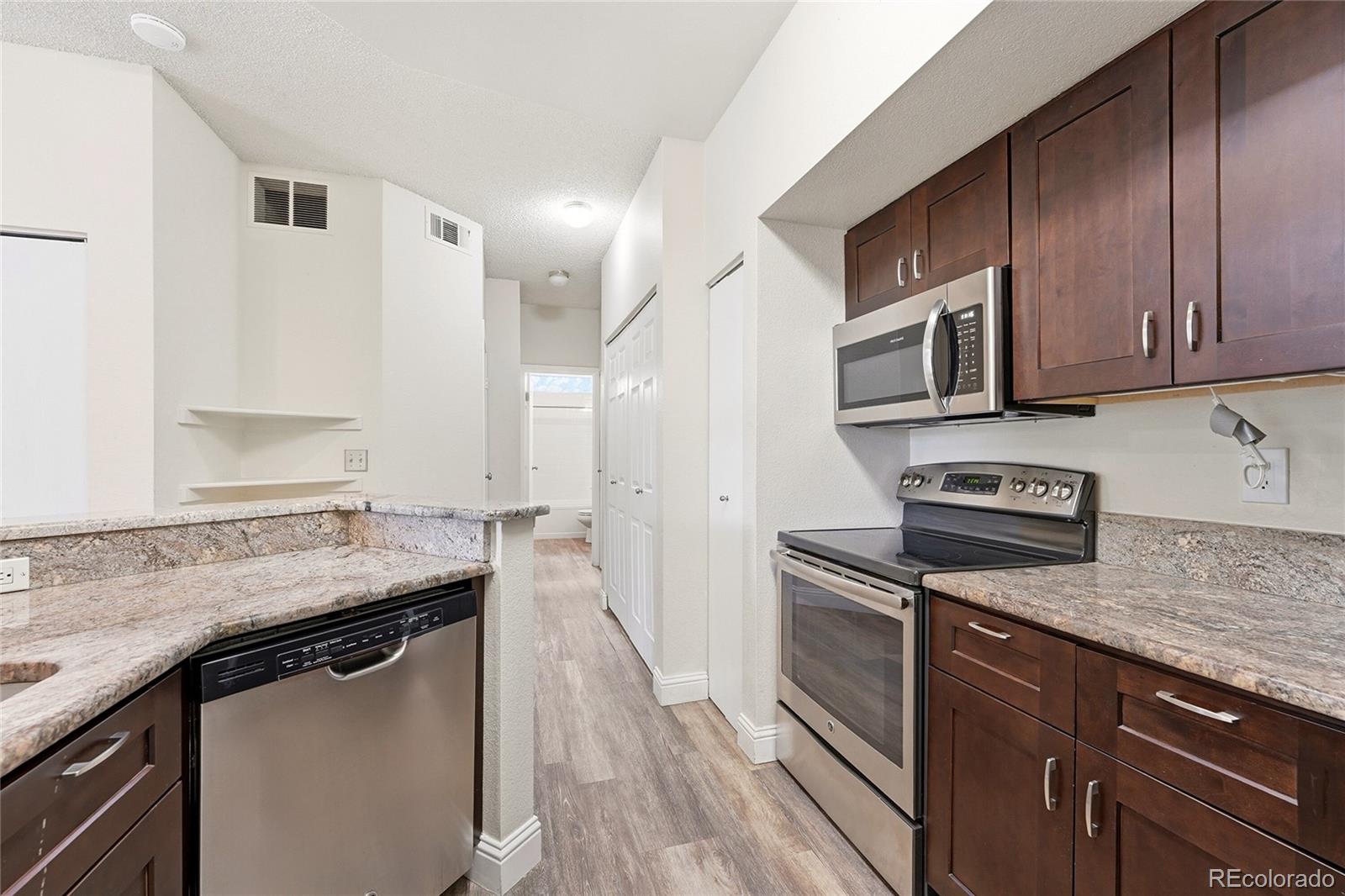 MLS Image #13 for 6001 s yosemite street,greenwood village, Colorado