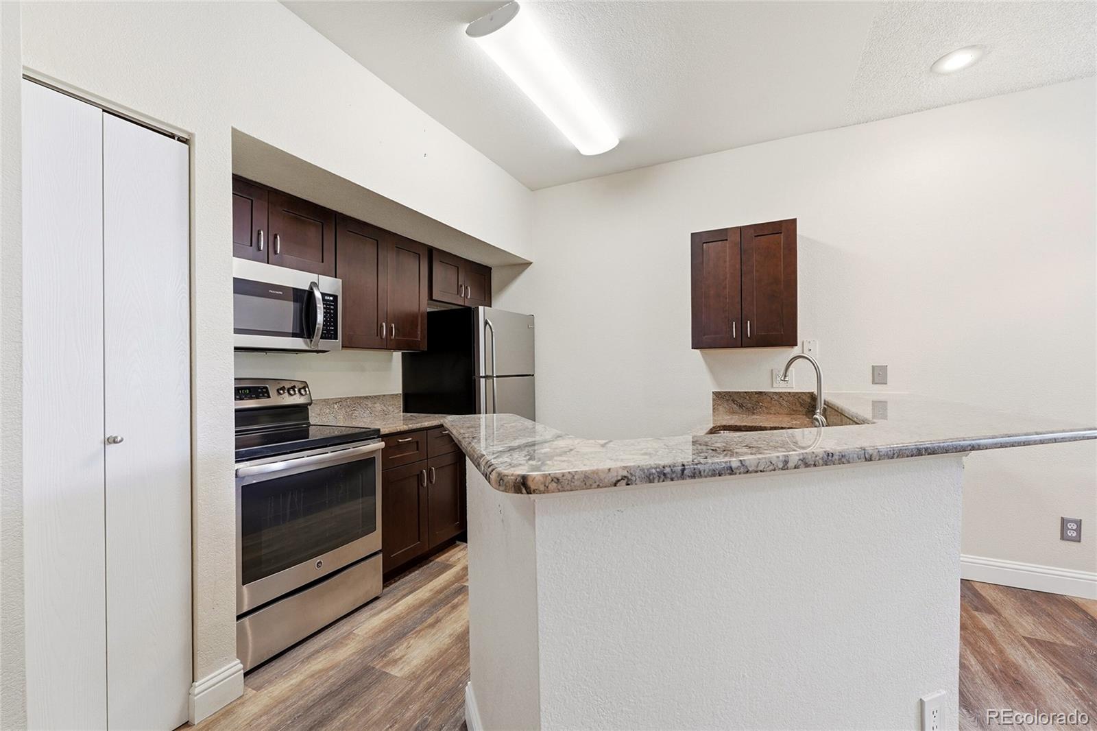 MLS Image #9 for 6001 s yosemite street,greenwood village, Colorado