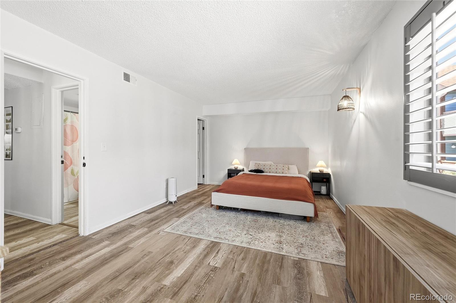 MLS Image #13 for 11925 e harvard avenue,aurora, Colorado