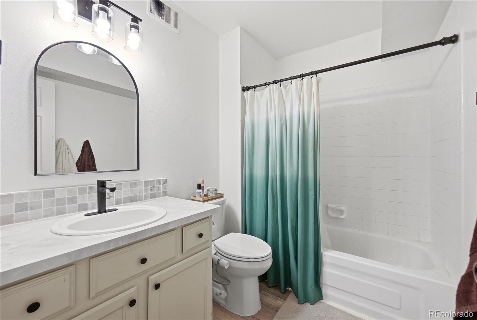 MLS Image #15 for 11925 e harvard avenue,aurora, Colorado