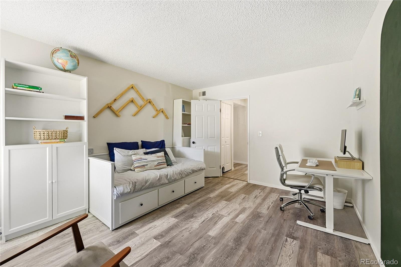 MLS Image #18 for 11925 e harvard avenue,aurora, Colorado