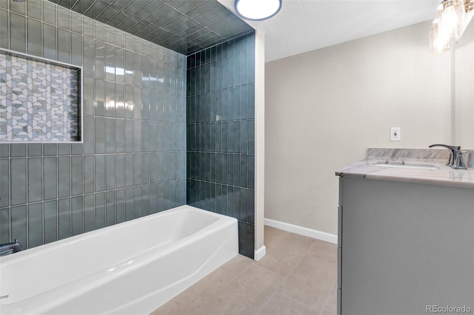 MLS Image #19 for 2164 s lincoln street,denver, Colorado
