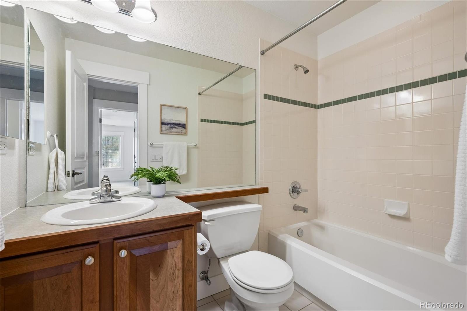 MLS Image #27 for 7824 e 7th avenue,denver, Colorado