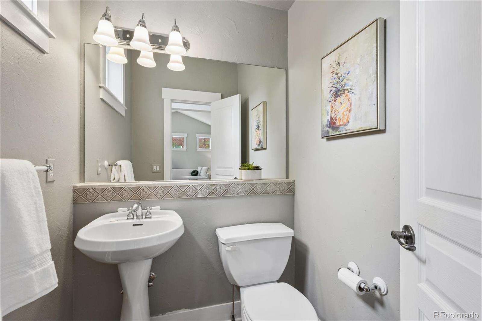MLS Image #7 for 7824 e 7th avenue,denver, Colorado