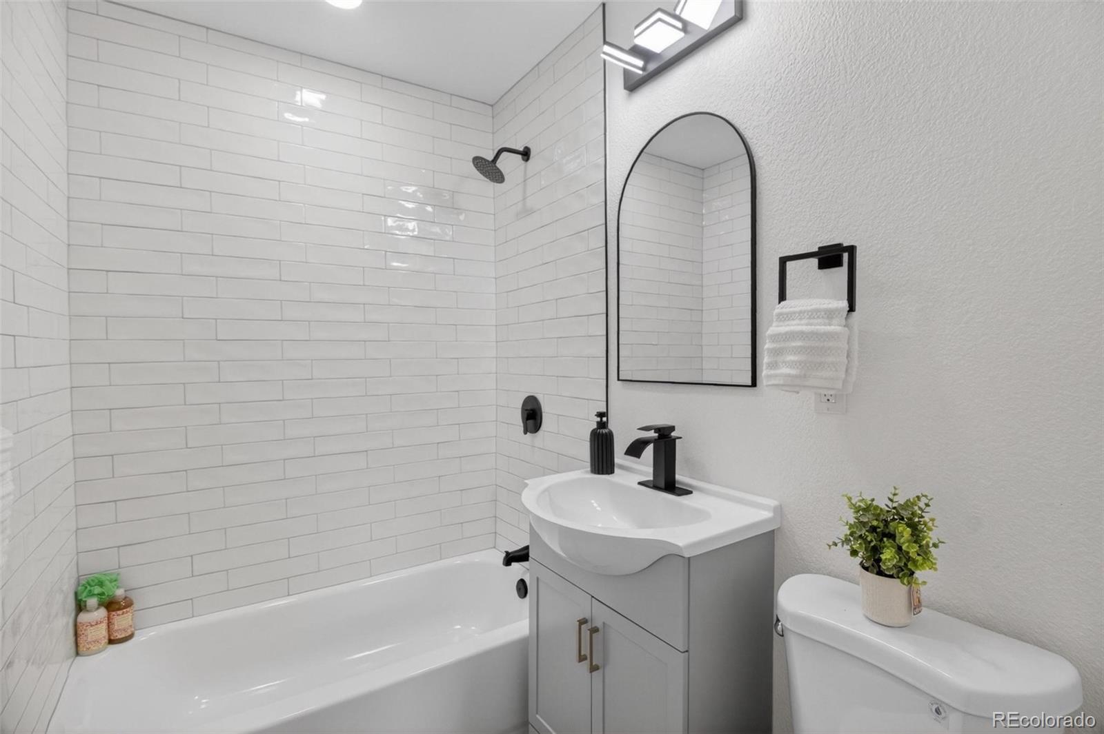 MLS Image #19 for 2096 s lowell boulevard,denver, Colorado