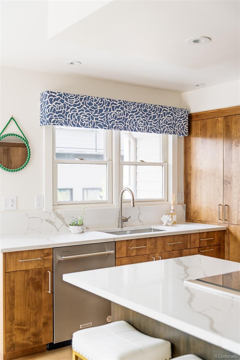 MLS Image #14 for 374  milwaukee street,denver, Colorado
