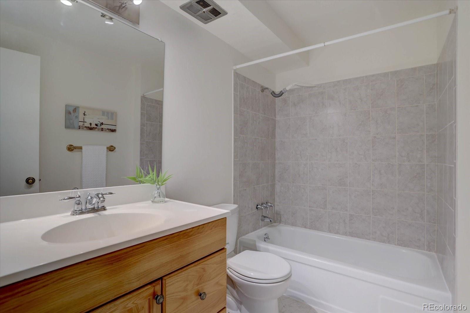 MLS Image #12 for 1050 n lafayette street,denver, Colorado