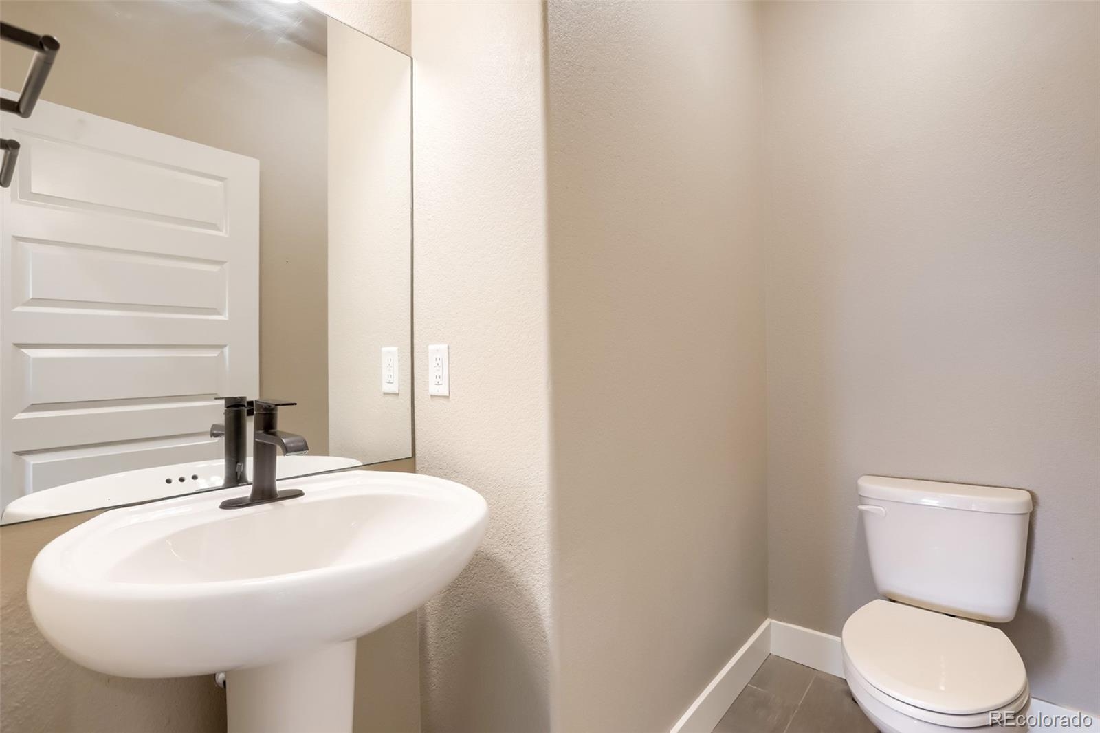 MLS Image #12 for 160  chapel hill circle,brighton, Colorado